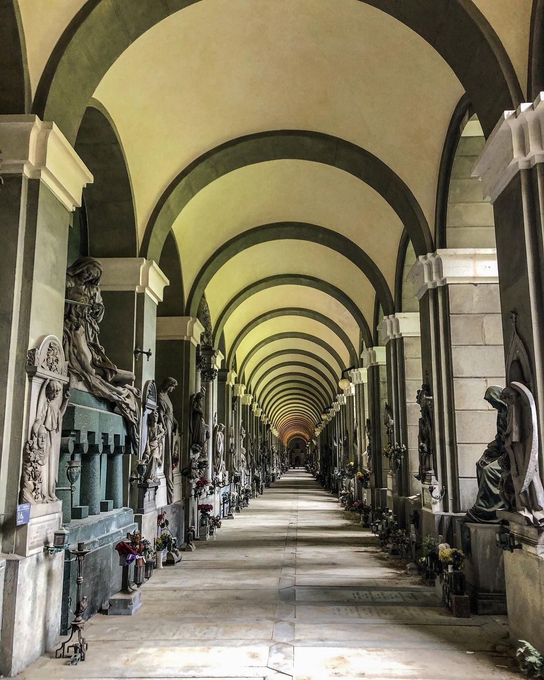 Il Cimitero Di Genova Staglieno