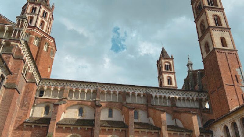 Cosa vedere a Vercelli: Un Itinerario Tra Storia e Cultura